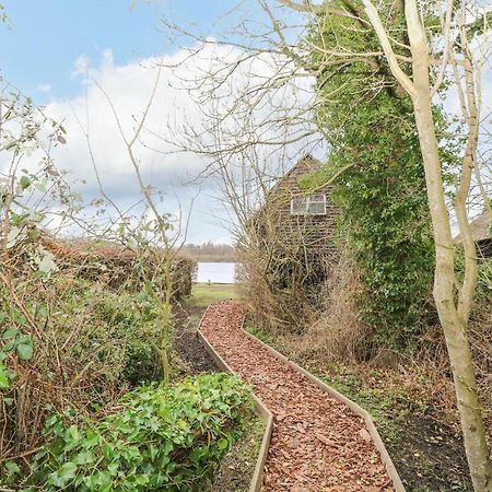 South WalshamCygnus Boathouse别墅 外观 照片