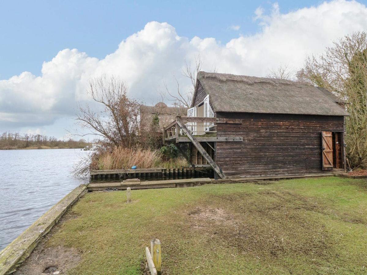 South WalshamCygnus Boathouse别墅 外观 照片